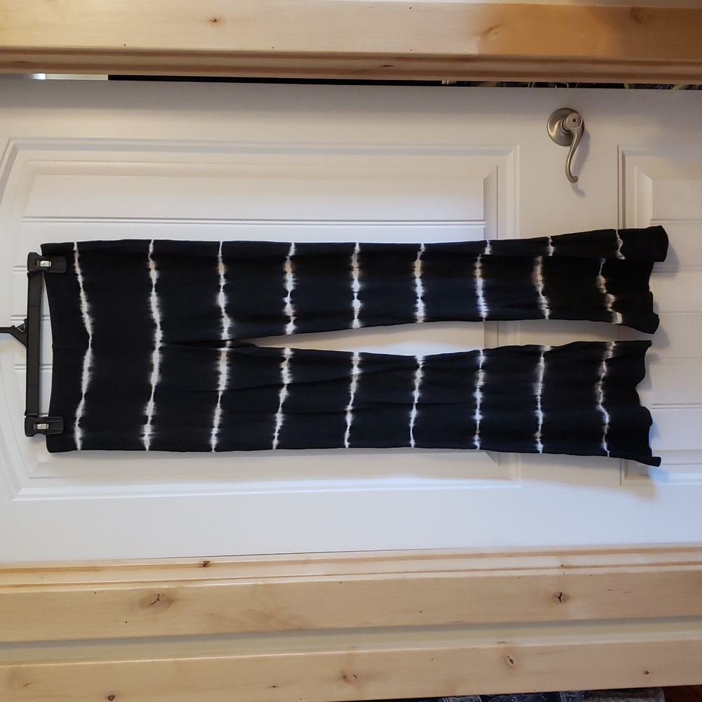 Volcom, Stretchy, Black and White,Tie-Dye Flare Yoga Pants